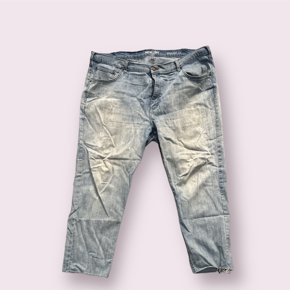 Cropped/Frayed 42x28 light wash Jeans
